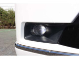 LEDフォグライトを装備。シャープな光と低消費電力でドライブをサポートします。