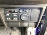 横滑りを抑制し車の姿勢の安定を図るVSA機能を搭載。スライドドアは両側とも電動です