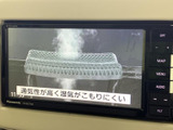 テレビ番組を画面で視聴できる装備です。停車中の休憩時間などに映像を楽しめ、画面表示も見やすく、車内で過ごすひとときに便利にご利用いただけます。