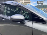 ウィンカードアミラー☆ライトの点滅で対向車、歩行者などに曲がることを知らせることができるので安心・安全につながりますね♪