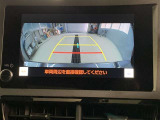 バックモニターで、後方を確認しながら安心して駐車することができます。※カメラが映し出す範囲は限られています。必ず車両周辺の安全を直接確認してください。