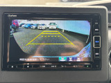 バックでの駐車が苦手な方や運転にあまり自信のない方でも後方の視界をしっかりサポート。安心して車庫入れが出来るバックカメラを装備しています!