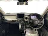 開放的な運転席周りとなっております♪