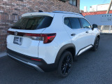 オプションになりますが、ボディーコーティングもご用意しております。新車の輝きに近づき、洗車などのお手入れも楽になりますよ。
