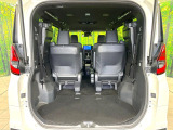 普段のお買い物や通勤、送迎等に十分な荷室スペースを確保しております。セカンドシートを倒すと、大きな荷物の積載も可能です♪