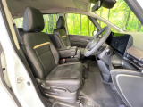 運転席シート廻りは使用感も少なく、良好な状態となっています。丁寧に使われていたことがよくわかりますね。