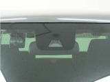 ◆Honda SENSING◆ カメラ等装置で精度の高い検知能力を発揮、安全運転を支援します。ステアリング上のコントローラーに注目!