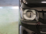 LEDヘッドライトは、点灯の瞬間から光量を発揮し、突然暗くなるトンネルなどでの安定感を高めます。