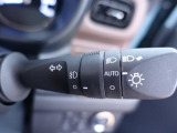 オートライト装備。周囲の明るさに合わせて自動でライトを点灯・消灯し運転時の操作負担を軽減します!