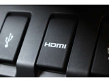 USBジャックも搭載はもちろんのこと、HDMI入力端子も装備。外部機器と接続すればナビで視聴可能。クルマがシアターに変化します♪