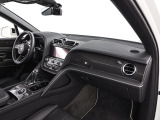 助手席にも同様にシートヒーター、ベンチレーション、マッサージ機能が備わっております。