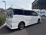 お車の見学に疲れたときは、併設のカフェでちょっと一息。。。ワンちゃんと一緒に、当店の挽きたてコーヒーをお召し上がりください。