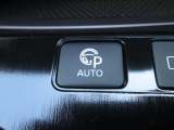 プロパイロットパーキングはスイッチを押しているだけで車が自動で駐車をしてくれる先進技術です