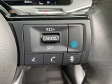 プロパイロット搭載。高速道路でドライバーに代わってアクセル、ブレーキ、ステアリングを自動制御します。