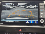 駐車時の安全確認をサポートするバックカメラも使用できます。
