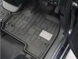 ◆オールシーズンマット装備◆雨にも負けず!濡れた靴の水、汚れなどからフロアを守ります。アウトドアやレジャーはもちろん、雨や雪の日にも便利。