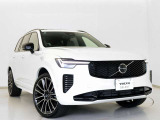 アダプティブクルーズは前方車に投影・反射されるミリ波レーダーをグリル部の受光機で感知。カメラ機能と併せて車両相互の車間距離と速度を瞬時に読み取り適正な間隔を保ちます。