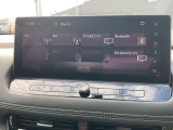 TV視聴や、音楽機器の接続など多彩なナビです。ドライブも退屈なく楽しめますよ!