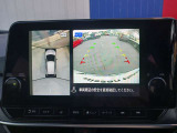 アラウンドビューモニターが装備されてるから、駐車場での車庫入れや、狭い道での走行もカメラで確認が出来るので安心。