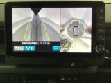 バックでの車庫入れも安心です! リアカメラが付いているバックモニター付のナビを装備しております。操作線もついており距離感も画面から確認できます。