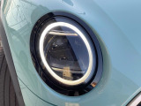 ●LEDヘッドライト:夜間走行時も良好な視界を確保し安心して運転できる高輝度LEDヘッドライトを装備!点灯速度が早く、消費電力も抑えられています。