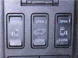 両側電動スライドドアを装備しております。