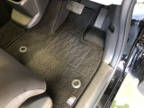 【座席足元】足元はこのようになっております!