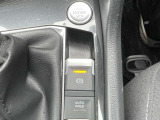 電動パーキングブレーキはホールド機能付きで信号待ちなどブレーキから足を離すことができ、発進時に踏み変えることなく素早い加速ができます。加えてオートホールド機能も装備しています。