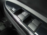 全席パワーウインドウ★運転席はワンタッチで開閉可能です♪