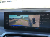 リアビューカメラ、トップビュー+サイドビューカメラ名前の通り車体後方を映し出すカメラと、車両周辺を真上から見た画像を合成して表示するカメラです。もちろんサイドビューカメラも付属します。