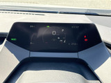 速度やシフト位置など、運転時に確認したい情報がひとつの画面にまとまっています。表示が見渡しやすく、走行前の状態確認にも便利です。