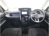 視界の良さが魅力の運転しやすいコックピット。シンプルで操作性に優れたインパネデザインと、SUBARUならではの安全性能への徹底したこだわりが光る視界設計です。