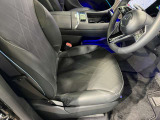 メルセデスのシートは、少し硬めに出来ておりますので、長時間の運転でも疲れにくく、安全にドライビングをお楽しみ頂けます