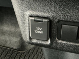 【アクセサリーソケット】12Vの電源は使いやすい位置に装備!用途は様々、スマホの充電やドラレコの電源として役に立ちます♪