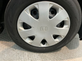 足元が整っていると、車全体がすっきりとした印象になります。丁寧に清掃を済ませており、気持ちよく乗り出せる状態です。まずは実車の雰囲気をご覧ください。