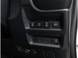 電動のスライドドアで楽々スムース!運転席からも開閉の操作もできます♪キーのスイッチひとつで自動開閉できる便利な機能もついてます♪