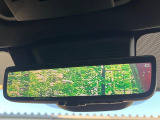 【デジタルインナーミラー】後席の大きな荷物や同乗者で後方が確認しづらい時でも安心!カメラが撮影した車両後方の映像をルームミラー内に表示。クリアな視界で状況の確認が可能です!