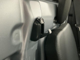 【フック】フックの用途は様々。手荷物のバッグや買い物袋、ビニール袋をぶら下げてゴミ箱にしても良いですね♪