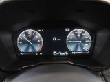 運転に必要な情報をわかりやすく伝えるメーター