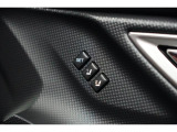 運転席のシートポジションメモリー機能は、登録済みの運転者と交代しても、シートポジションの変更の手間がかかりません。