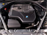 【BMWエンジン】革新的なガソリン・エンジン・テクノロジーによる高性能かつ高効率。レスポンスの良いパワーを発揮。常にスムーズな吸気を実現しアクセル開度にダイレクトに反応しドライビングを楽しく演出。