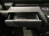 薄型のティッシュBOXなどが収納出来ます。小物入れとしても使えるので便利です。