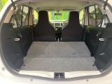 普段のお買い物や通勤、送迎等に十分な荷室スペースを確保しております。セカンドシートを倒すと、大きな荷物の積載も可能です♪