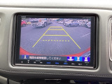 バックモニター付きで、車庫入れやバック時の後方確認をサポート。