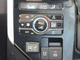 設定した車内温度を保ってくれるAUTOエアコン付きで暑い夏や寒い冬でも快適に過ごせます☆