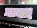 ナビ:純正ナビを搭載。また、アップルカープレイやアンドロイドオートによるナビの表示も可能です。