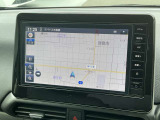 【日産純正の大画面ナビゲーション!】遠くへのお出かけする際の心強い味方です!自車位置の確認はもちろん、Bluetooth接続や機能も充実。大きな画面で各操作もしやすく安心です。