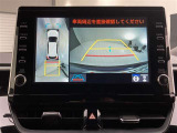 バックカメラの他に上から見下ろしたような画像が見れるアラウンド(全方位)モニター。前後左右を把握できる、すごい機能が装備されています!