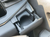 運転席用ドリンクホルダーです