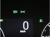 対向車や人物を検知し、自動でハイビームとロービームを切り替えてくれるAUTOハイビームの機能を備えています!